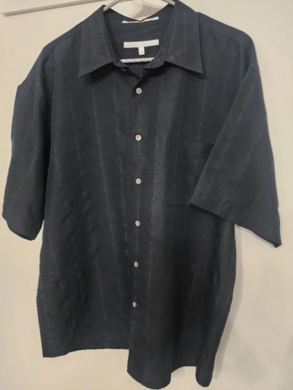 Perry Ellis Men's Black Short Sleeve Button Down Shirt Subtle Embossed Size XL - Picture 2 of 9